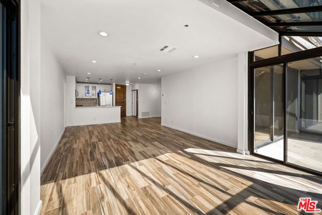 121 S Hope Street 518, Los Angeles, CA 90012