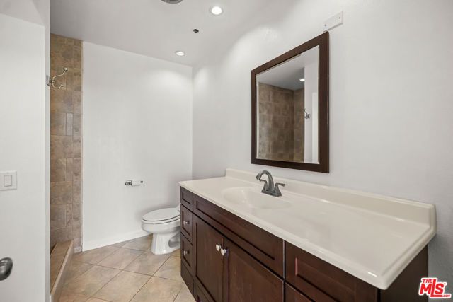 121 S Hope Street 518, Los Angeles, CA 90012
