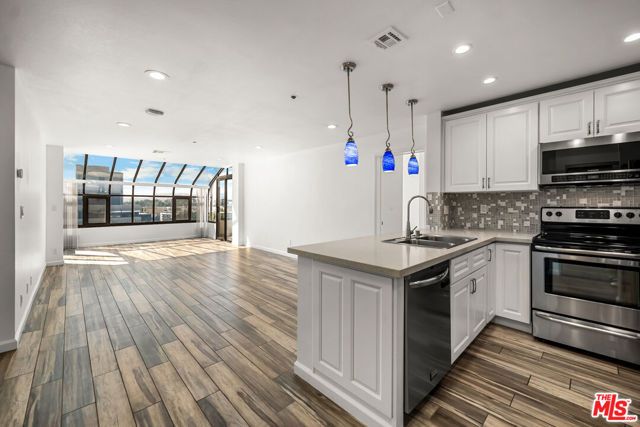 121 S Hope Street 518, Los Angeles, CA 90012