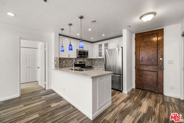 121 S Hope Street 518, Los Angeles, CA 90012
