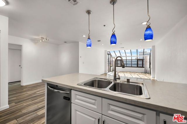 121 S Hope Street 518, Los Angeles, CA 90012