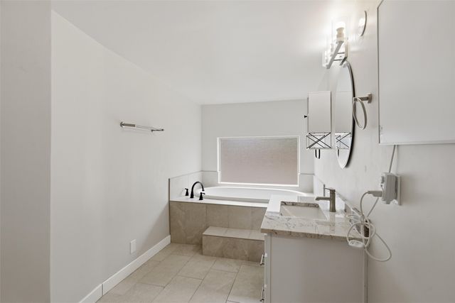 1016 Velarde Road, Santa Fe, NM 87507