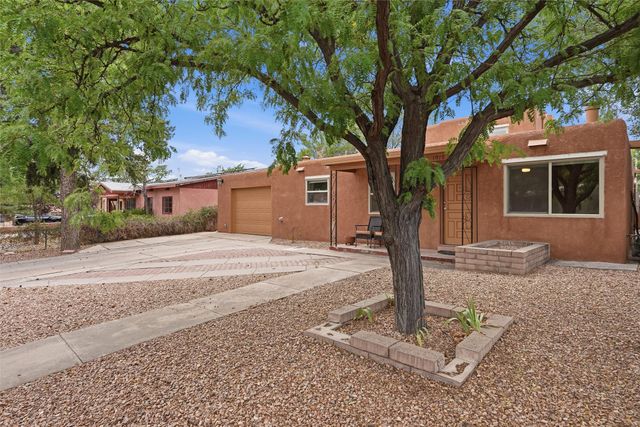 1016 Velarde Road, Santa Fe, NM 87507