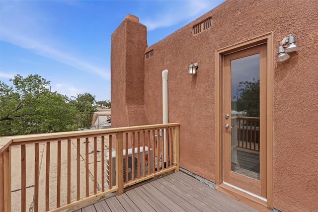 1016 Velarde Road, Santa Fe, NM 87507