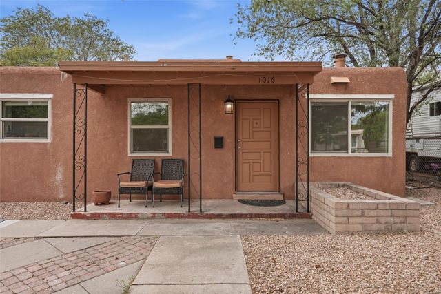 1016 Velarde Road, Santa Fe, NM 87507
