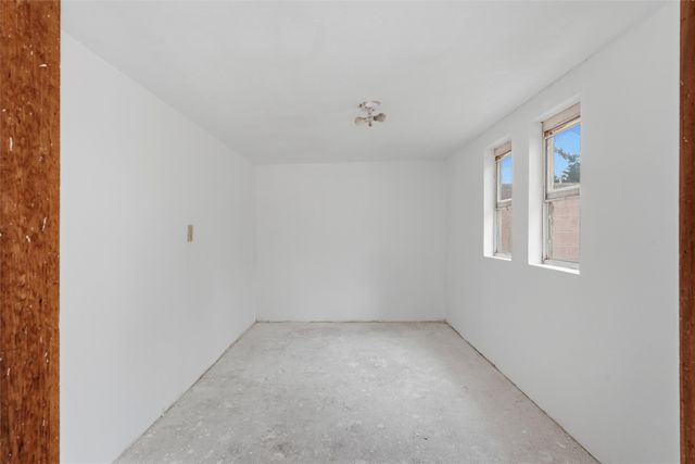 1016 Velarde Road, Santa Fe, NM 87507