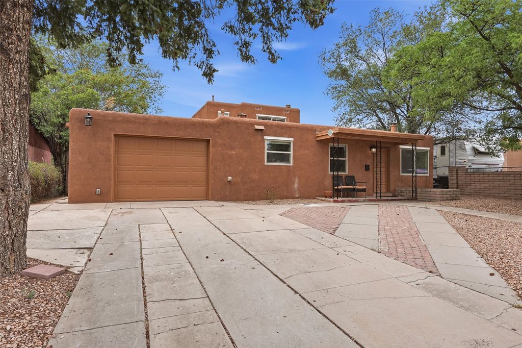 1016 Velarde Road, Santa Fe, NM 87507