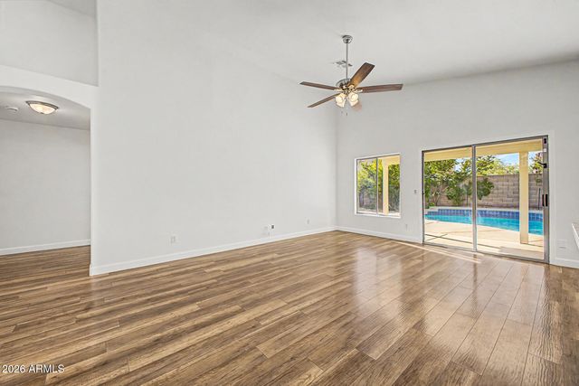 6422 W LARIAT Lane, Phoenix, AZ 85083