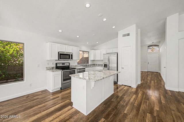 6422 W LARIAT Lane, Phoenix, AZ 85083