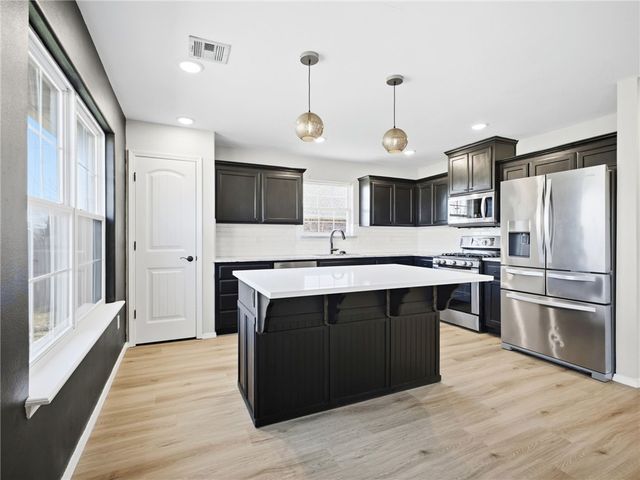 720 Madison Drive, Prairie Grove, AR 72753