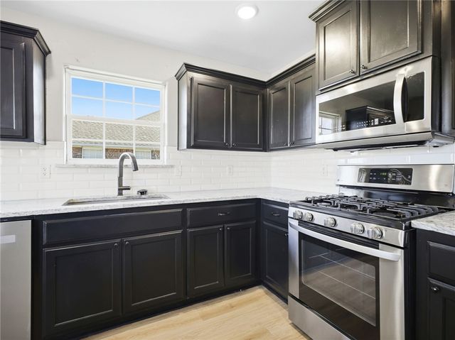 720 Madison Drive, Prairie Grove, AR 72753