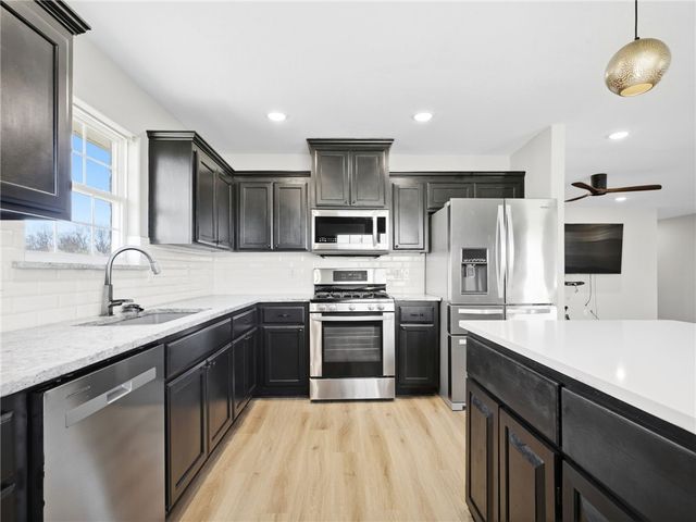 720 Madison Drive, Prairie Grove, AR 72753