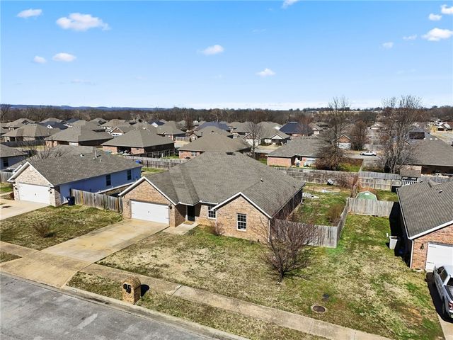 720 Madison Drive, Prairie Grove, AR 72753