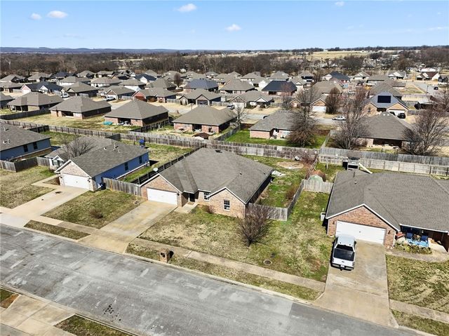 720 Madison Drive, Prairie Grove, AR 72753