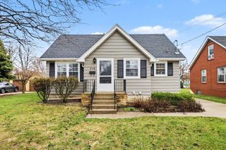 318 Kingsley Avenue, St. Joseph, MI 49085