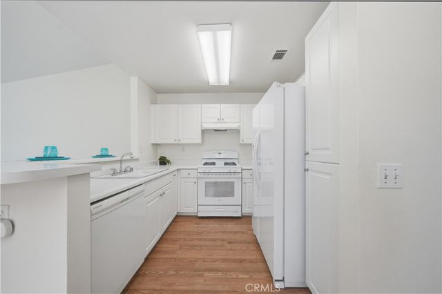 1086 Morning Mist Court, Hemet, CA 92545
