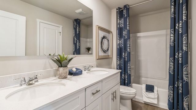 9437 Lovegrass Drive SW, Cedar Rapids, IA 52404