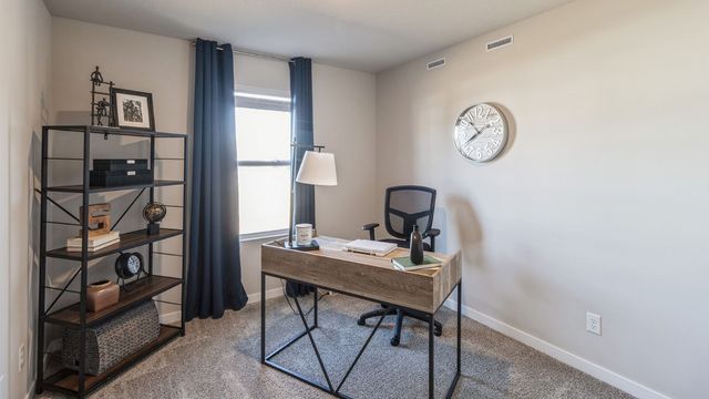 9437 Lovegrass Drive SW, Cedar Rapids, IA 52404