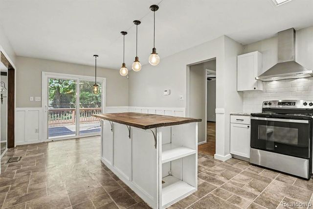 724 Chippewa Trail, Niles, MI 49120