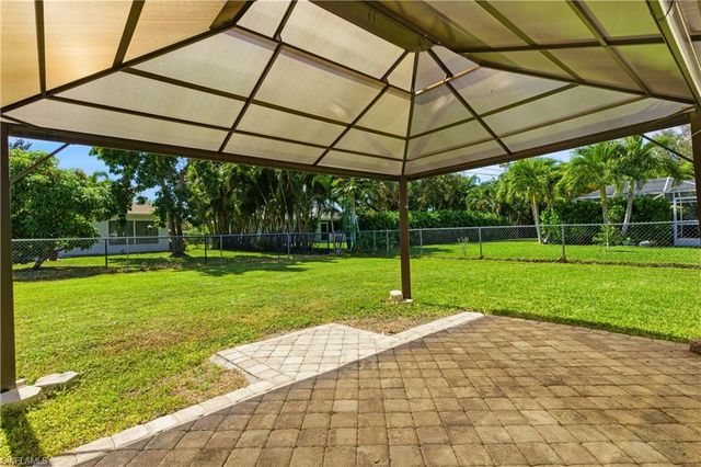 318 SE 21st ST, Cape Coral, FL 33990