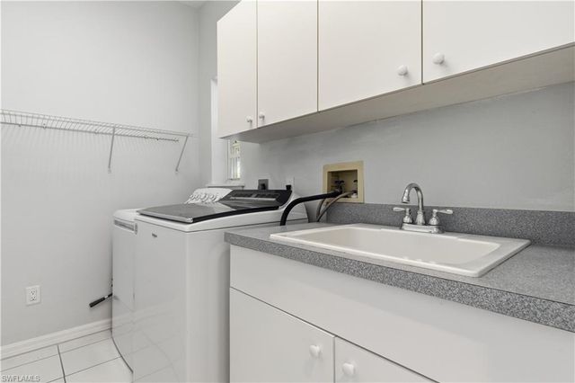 318 SE 21st ST, Cape Coral, FL 33990