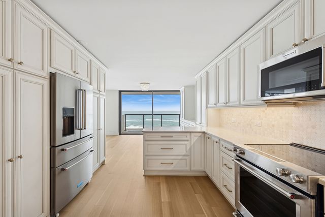 1500 Sheridan Road 1K, Wilmette, IL 60091