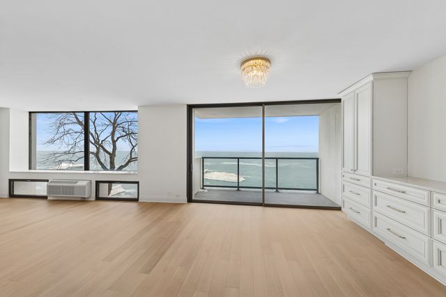 1500 Sheridan Road 1K, Wilmette, IL 60091