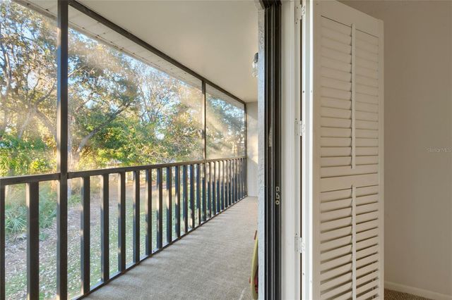 101 LAKE AVENUE NE 209, Largo, FL 33771