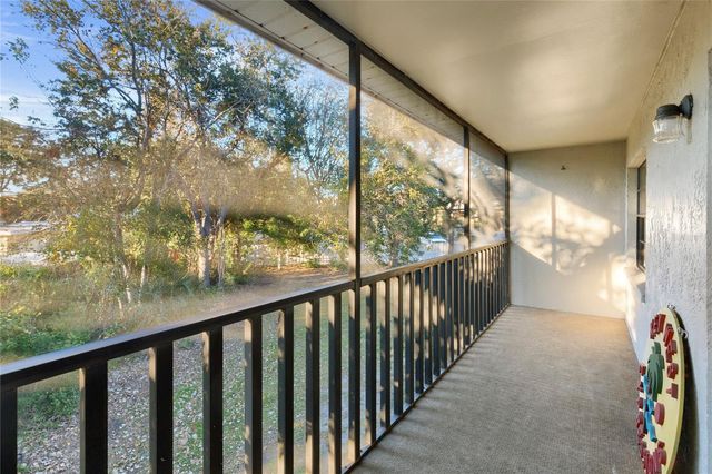 101 LAKE AVENUE NE 209, Largo, FL 33771