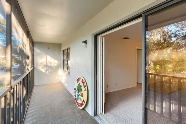 101 LAKE AVENUE NE 209, Largo, FL 33771