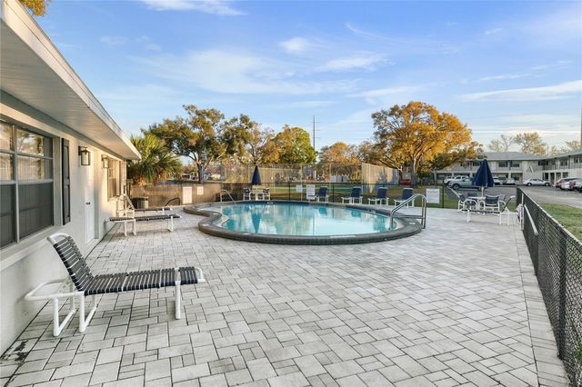 101 LAKE AVENUE NE 209, Largo, FL 33771