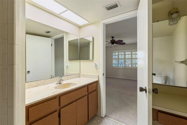 101 LAKE AVENUE NE 209, Largo, FL 33771