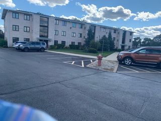 5009 BRIARTREE Lane 317, Burbank, IL 60459