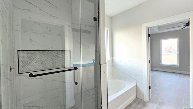 12611 Toro Dr, Atascosa, TX 78002