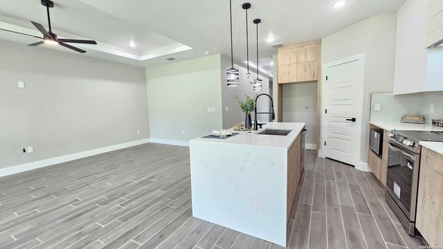 12611 Toro Dr, Atascosa, TX 78002