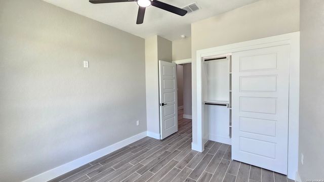 12611 Toro Dr, Atascosa, TX 78002