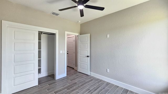 12611 Toro Dr, Atascosa, TX 78002
