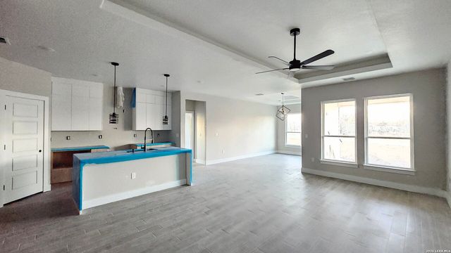 12611 Toro Dr, Atascosa, TX 78002