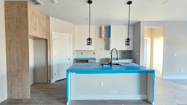 12611 Toro Dr, Atascosa, TX 78002