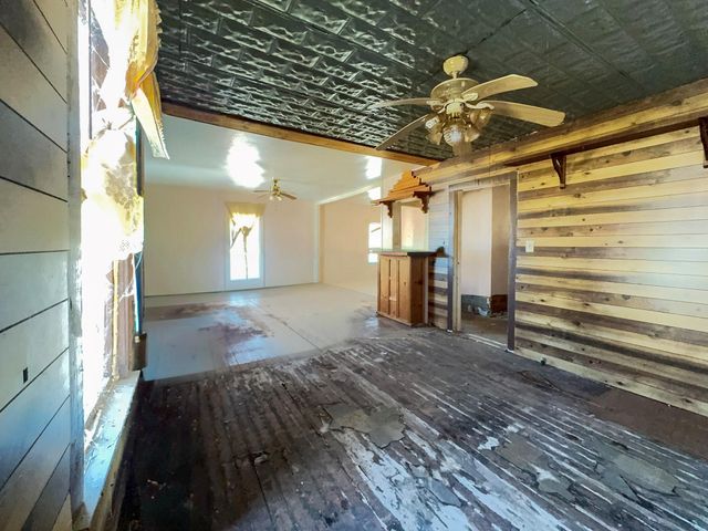 112 S Hill Street, Alvin, TX 77511