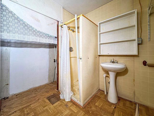 112 S Hill Street, Alvin, TX 77511