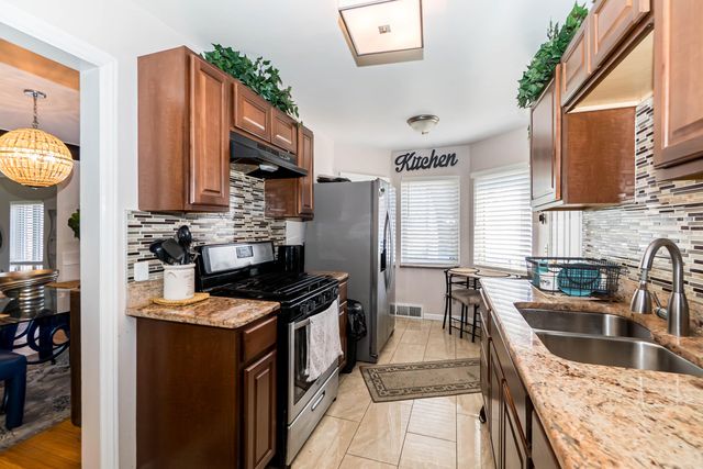 14844 Inkster Road, Redford, MI 48239