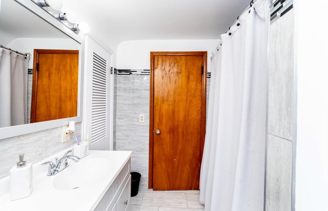 14844 Inkster Road, Redford, MI 48239