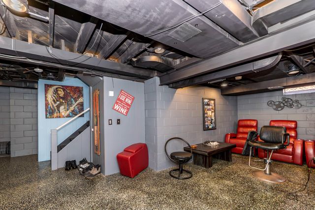 14844 Inkster Road, Redford, MI 48239