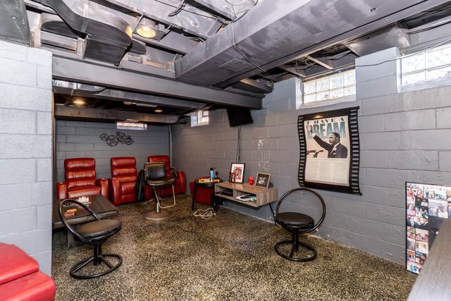 14844 Inkster Road, Redford, MI 48239