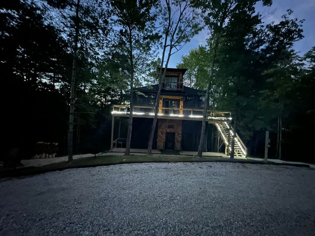 52 West Spencer Rd, Campton, KY 41301