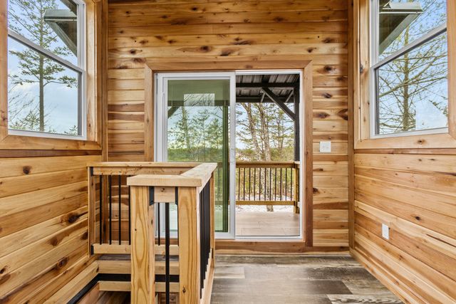 52 West Spencer Rd, Campton, KY 41301