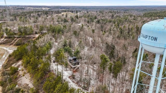 52 West Spencer Rd, Campton, KY 41301