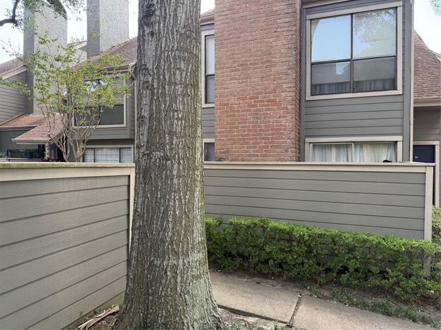 6601 Sands Point Drive 41, Houston, TX 77074
