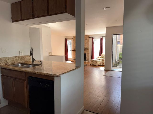 6601 Sands Point Drive 41, Houston, TX 77074